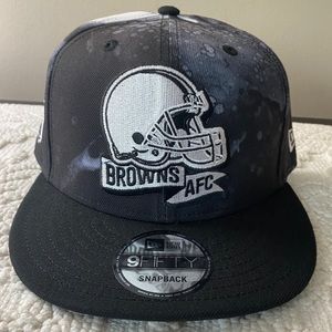 New Era Men's Cleveland Browns
Sideline Ink Dye 9Fifty Black
Adjustable Hat